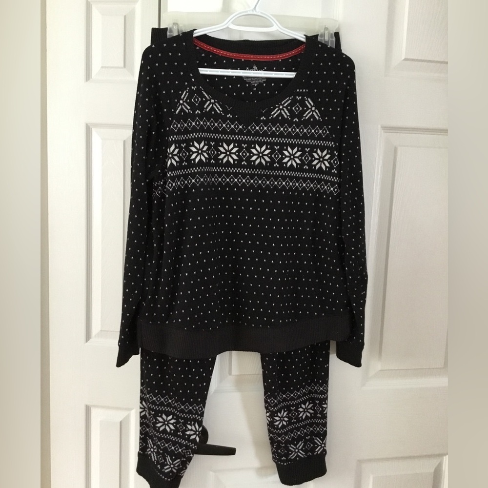 Cuddl Duds Cozy Black and White Knit Pajama Set.